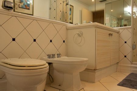 Apartamento à venda com 216m², 4 quartos e 1 vaga Apartamento à venda com 216m², 4 quartos e 1 vagaBanheiro do Quarto 2