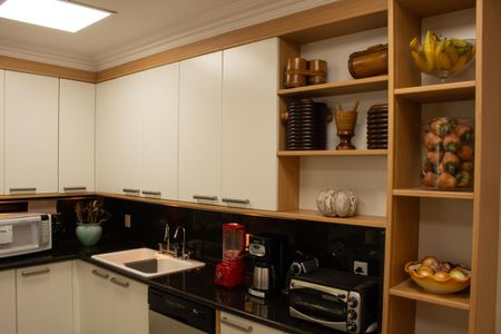 Apartamento à venda com 216m², 4 quartos e 1 vaga Apartamento à venda com 216m², 4 quartos e 1 vagaCozinha