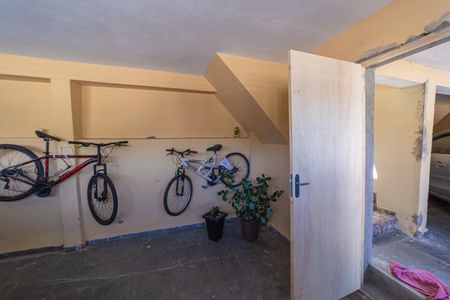 Casa à venda com 400m², 3 quartos e 3 vagas Casa à venda com 400m², 3 quartos e 3 vagasGaragem