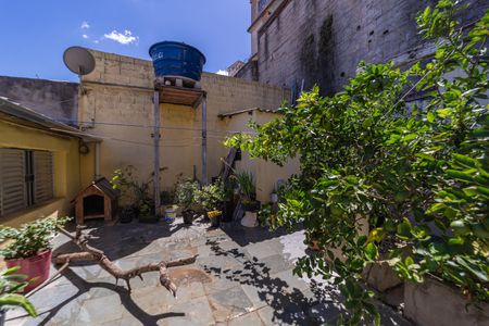 Casa à venda com 400m², 3 quartos e 3 vagas Casa à venda com 400m², 3 quartos e 3 vagasQuintal