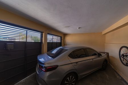 Casa à venda com 400m², 3 quartos e 3 vagas Casa à venda com 400m², 3 quartos e 3 vagasGaragem