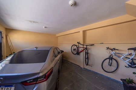Casa à venda com 400m², 3 quartos e 3 vagas Casa à venda com 400m², 3 quartos e 3 vagasGaragem