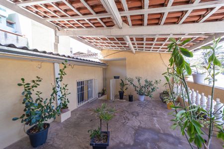 Casa à venda com 400m², 3 quartos e 3 vagas Casa à venda com 400m², 3 quartos e 3 vagasVaranda