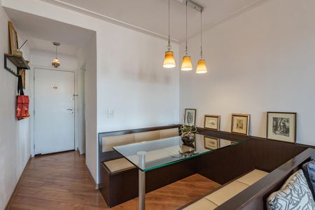 Apartamento para alugar com 66m², 2 quartos e 2 vagasSala