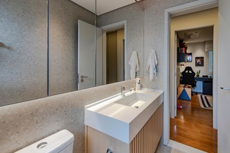 Apartamento à venda com 198m², 5 quartos e 3 vagasBanheiro 2