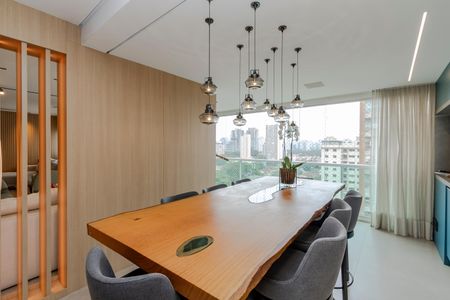 Apartamento à venda com 198m², 5 quartos e 3 vagasSala de Jantar