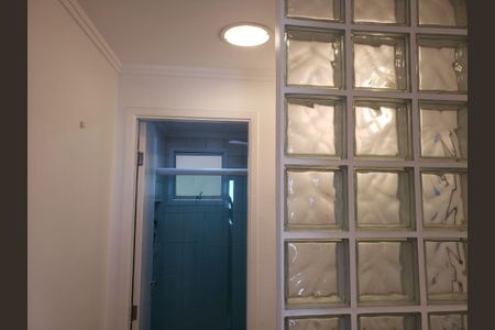 Apartamento à venda com 70m², 3 quartos e 2 vagas Apartamento à venda com 70m², 3 quartos e 2 vagasBanheiro