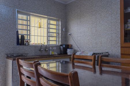 Casa à venda com 144m², 3 quartos e 2 vagasCozinha