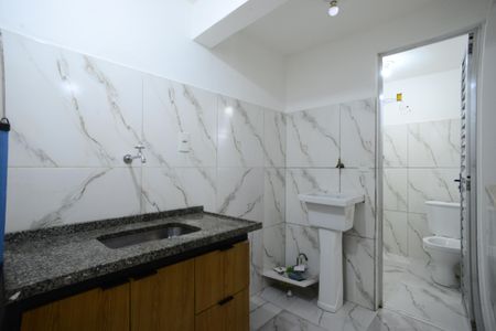 Cozinha de kitnet/studio para alugar com 1 quarto, 25m² em Liberdade, São Paulo
