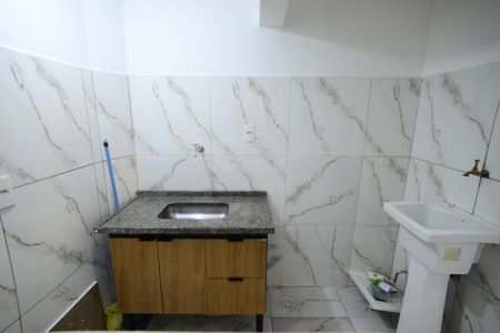 Cozinha de kitnet/studio para alugar com 1 quarto, 25m² em Liberdade, São Paulo