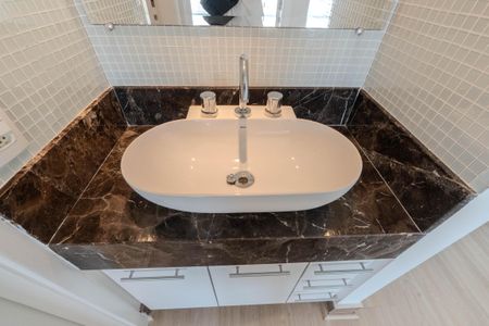 Apartamento à venda com 53m², 1 quarto e 2 vagasBanheiro