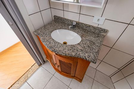 Apartamento à venda com 75m², 2 quartos e sem vaga Apartamento à venda com 75m², 2 quartos e sem vagaBanheiro Social