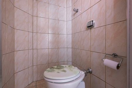 Apartamento à venda com 75m², 2 quartos e sem vaga Apartamento à venda com 75m², 2 quartos e sem vagaBanheiro de Serviço