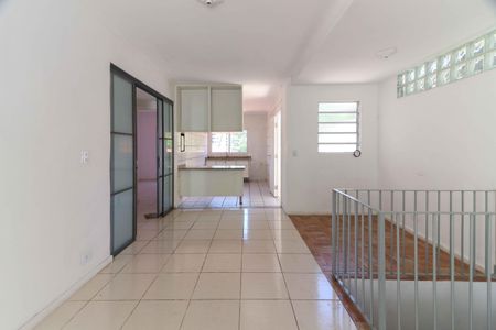 Sala de casa à venda com 3 quartos, 140m² em Jardim das Vertentes, São Paulo