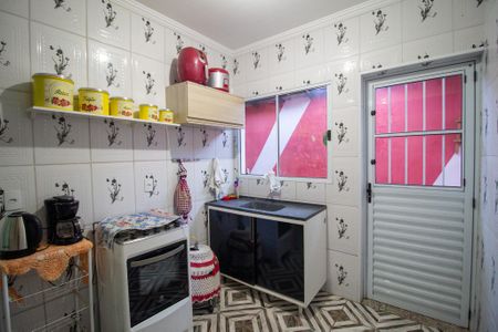 Casa para alugar com 80m², 2 quartos e 2 vagasCozinha