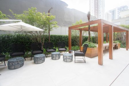 Apartamento para alugar com 60m², 2 quartos e 2 vagas Apartamento para alugar com 60m², 2 quartos e 2 vagasÁrea comum - Churrasqueira