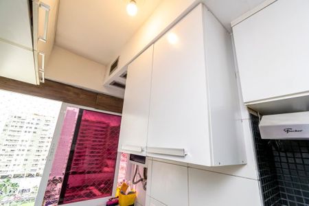 Apartamento à venda com 50m², 2 quartos e 1 vagaÁrea de Serviço - Armários