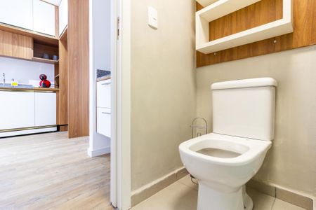 Banheiro de kitnet/studio à venda com 1 quarto, 29m² em Pinheiros, São Paulo