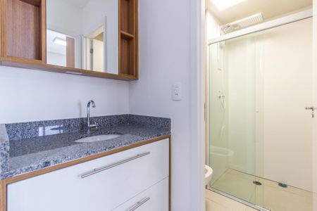 Banheiro de kitnet/studio à venda com 1 quarto, 29m² em Pinheiros, São Paulo
