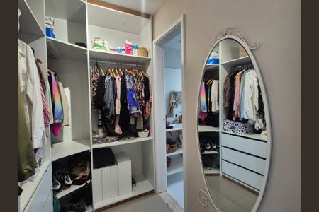 Apartamento à venda com 114m², 3 quartos e 2 vagas Apartamento à venda com 114m², 3 quartos e 2 vagasCloset