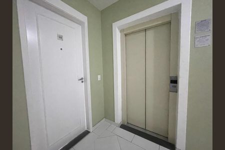 Apartamento para alugar com 47m², 2 quartos e sem vaga Apartamento para alugar com 47m², 2 quartos e sem vagaHall