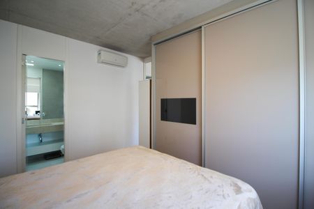 Apartamento à venda com 70m², 1 quarto e 2 vagas Apartamento à venda com 70m², 1 quarto e 2 vagasSuíte