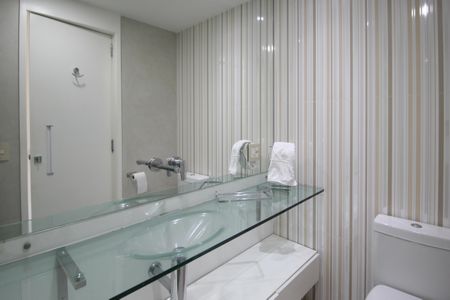 Apartamento à venda com 70m², 1 quarto e 2 vagas Apartamento à venda com 70m², 1 quarto e 2 vagasBanheiro