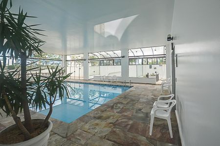 Apartamento à venda com 240m², 3 quartos e 4 vagasÁrea comum - Piscina