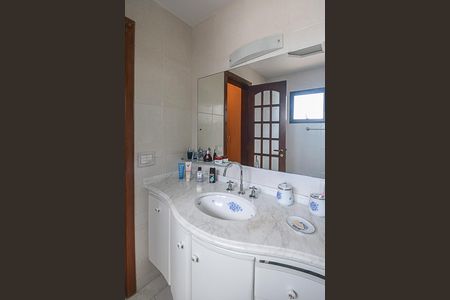 Apartamento à venda com 240m², 3 quartos e 4 vagasBanheiro da Suíte 3