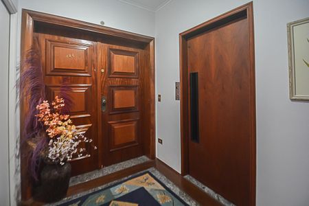 Apartamento à venda com 240m², 3 quartos e 4 vagasHall de entrada