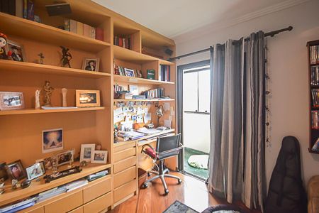 Apartamento à venda com 240m², 3 quartos e 4 vagasEscritório