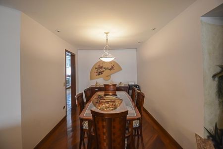 Apartamento à venda com 240m², 3 quartos e 4 vagasSala