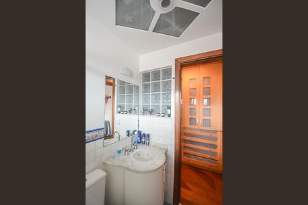 Apartamento à venda com 240m², 3 quartos e 4 vagasBanheiro da Suíte 2