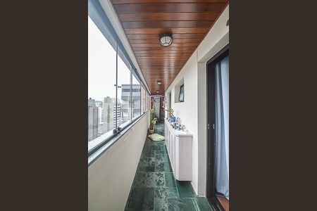 Apartamento à venda com 240m², 3 quartos e 4 vagasSacada do Quartos