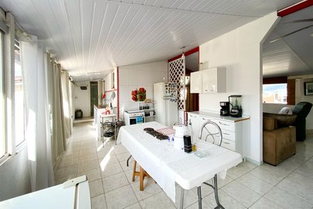 Casa à venda com 460m², 7 quartos e 3 vagas Casa à venda com 460m², 7 quartos e 3 vagasCasa 4