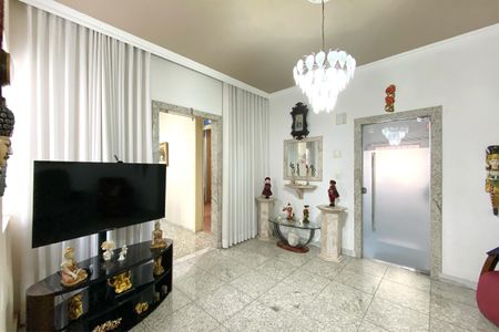 Casa à venda com 460m², 7 quartos e 3 vagas Casa à venda com 460m², 7 quartos e 3 vagasSala