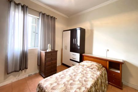 Casa à venda com 460m², 7 quartos e 3 vagas Casa à venda com 460m², 7 quartos e 3 vagasQuarto 2