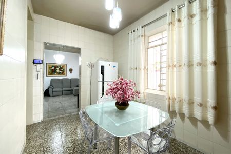 Casa à venda com 460m², 7 quartos e 3 vagas Casa à venda com 460m², 7 quartos e 3 vagasSala de Jantar