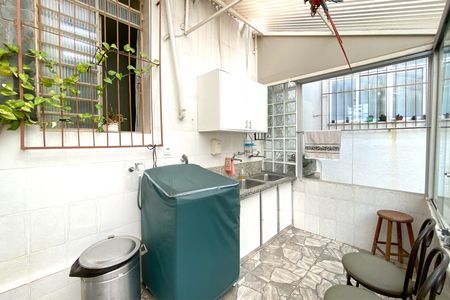 Casa à venda com 460m², 7 quartos e 3 vagas Casa à venda com 460m², 7 quartos e 3 vagasÁrea de Serviço