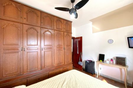 Casa à venda com 460m², 7 quartos e 3 vagas Casa à venda com 460m², 7 quartos e 3 vagasCasa 3