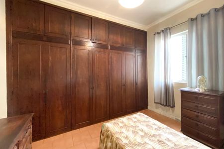 Casa à venda com 460m², 7 quartos e 3 vagas Casa à venda com 460m², 7 quartos e 3 vagasQuarto 2