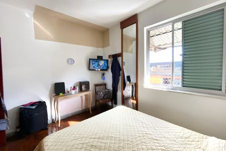 Casa à venda com 460m², 7 quartos e 3 vagas Casa à venda com 460m², 7 quartos e 3 vagasCasa 3