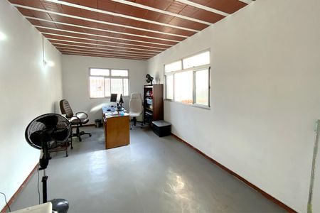 Casa à venda com 460m², 7 quartos e 3 vagas Casa à venda com 460m², 7 quartos e 3 vagasEscritório