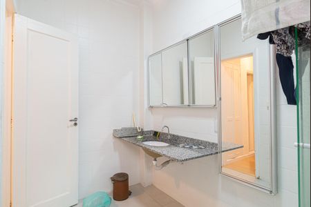Apartamento à venda com 104m², 2 quartos e sem vaga Apartamento à venda com 104m², 2 quartos e sem vagaBanheiro