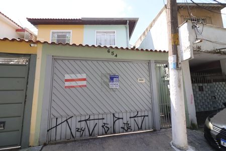 Casa à venda com 128m², 2 quartos e 2 vagasFachada