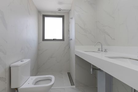 Apartamento para alugar com 125m², 3 quartos e 2 vagasBanheiro da Suíte 1