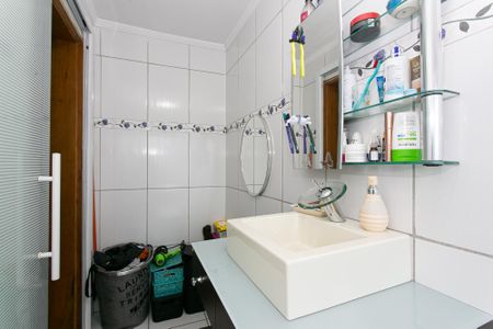 Casa para alugar com 130m², 3 quartos e 1 vaga Casa para alugar com 130m², 3 quartos e 1 vagaBanheiro