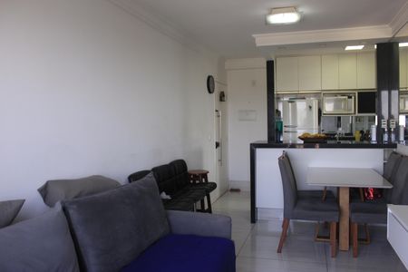 Sala  de apartamento à venda com 2 quartos, 56m² em São Roque, Guarulhos