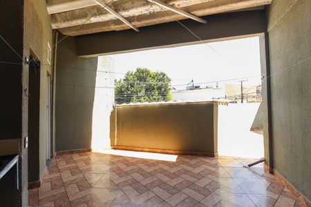 Casa à venda com 215m², 5 quartos e 3 vagasVaranda casa 2