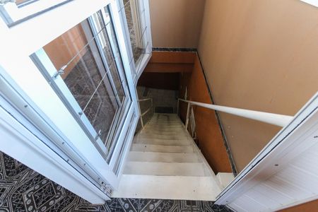 Casa à venda com 215m², 5 quartos e 3 vagasEscada Casa 2